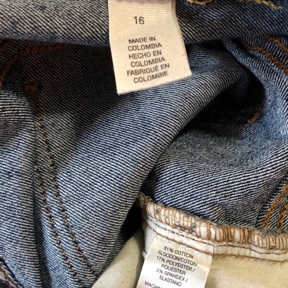 Ladies DKNY jeans. New with no tags. - Picture 4 of 4